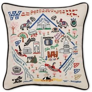 Catstudio Pillow NEW with TAGS Hand Embroidered Landmarks of WASHINGTON DC 20x20